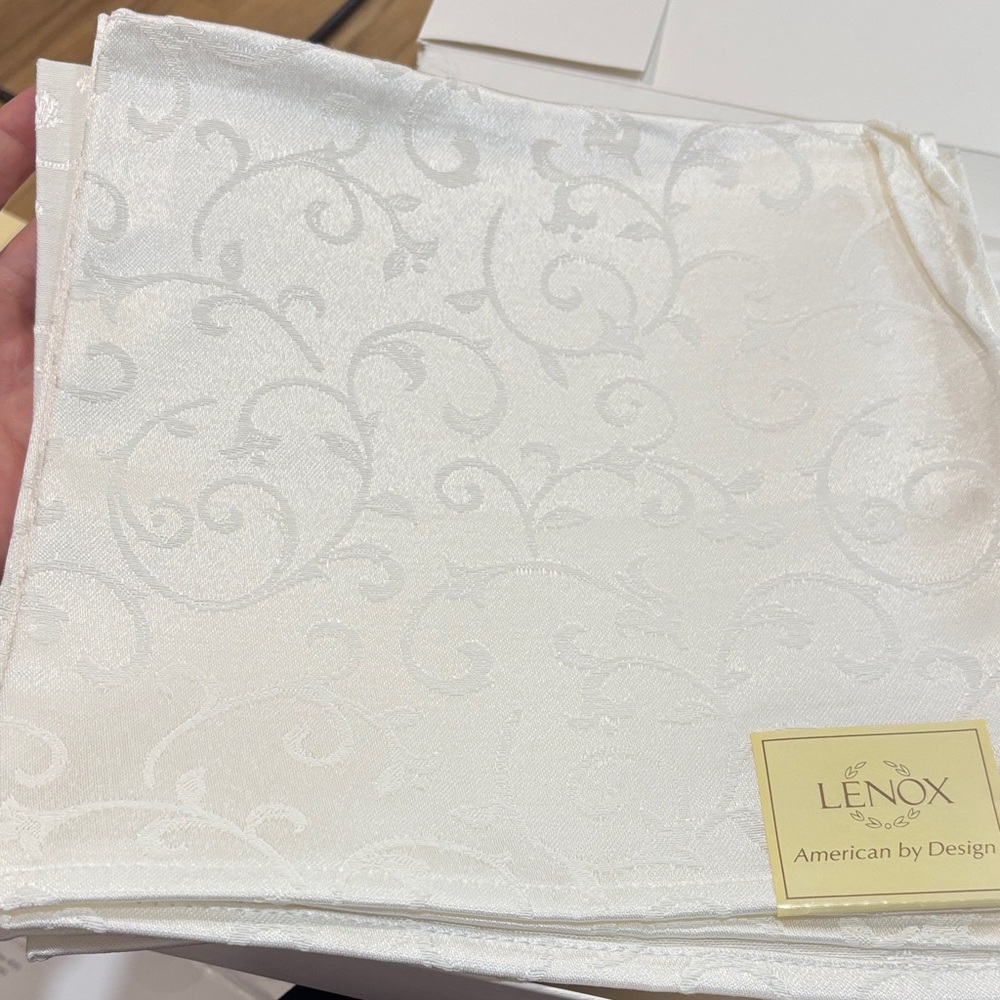 Lenox Opal Innocence Napkins - 8 napkins - brand new never used